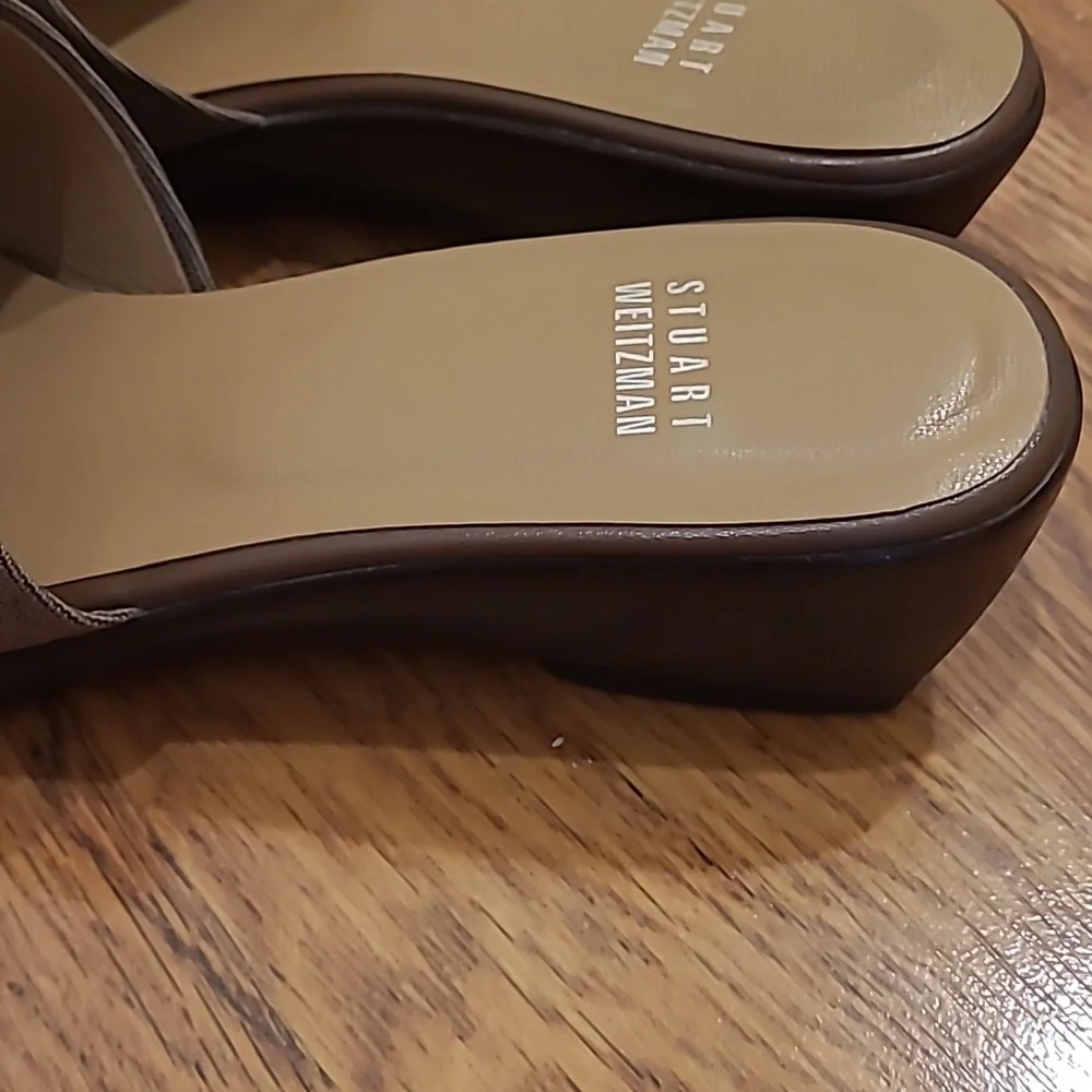 Stuart Weitzman Mini platform sandal. - Picture 4 of 5